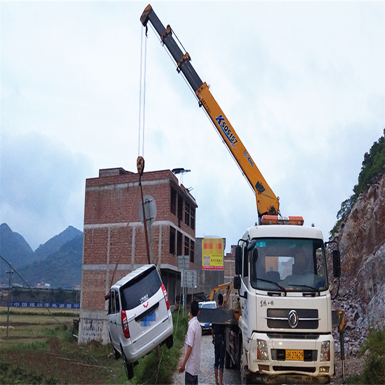 上街吊车吊小车正确部位